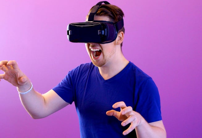 Men with VR goggles